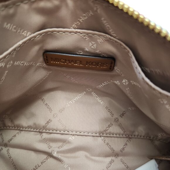 Michael Kors NWT inside Set Travel Pebbled Leather Large Top Zip Wristlet - Picture 5 of 12